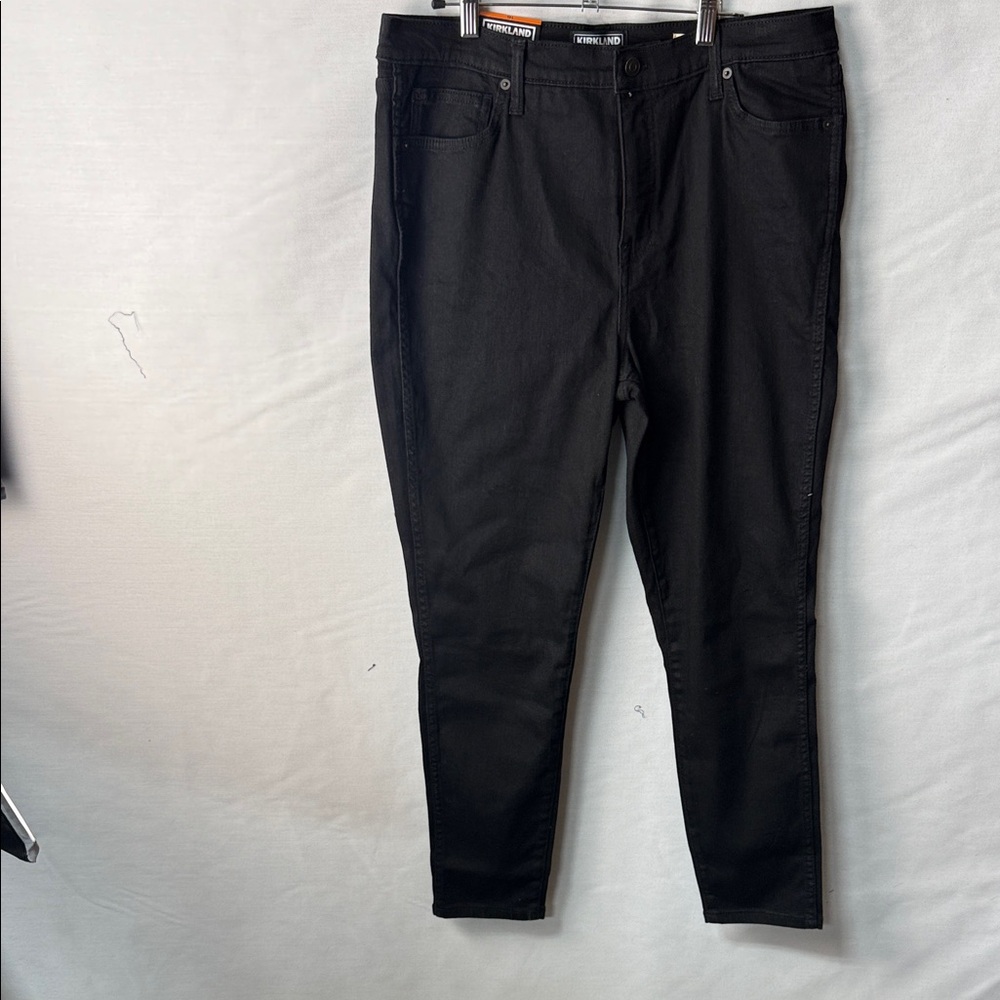 Kirkland Signature Woman’s Black Skinny Jeans